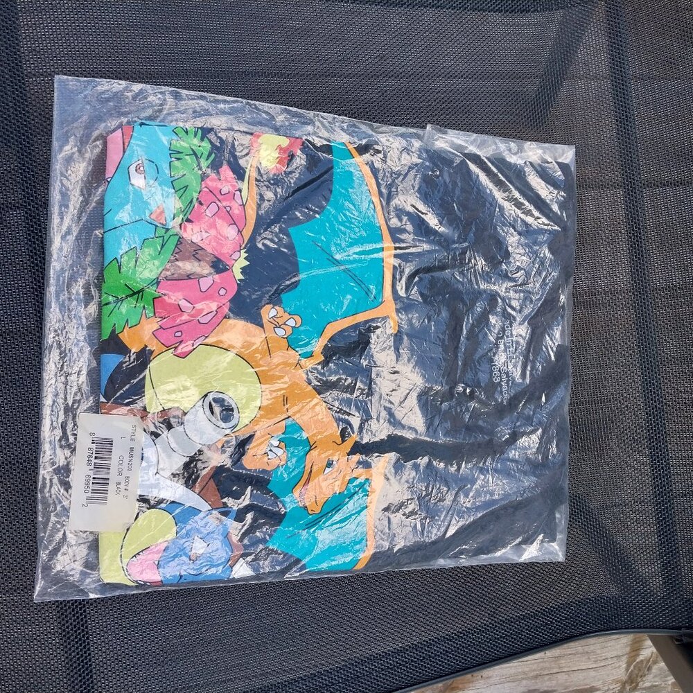 NWT Pokemon Mens Shirt L